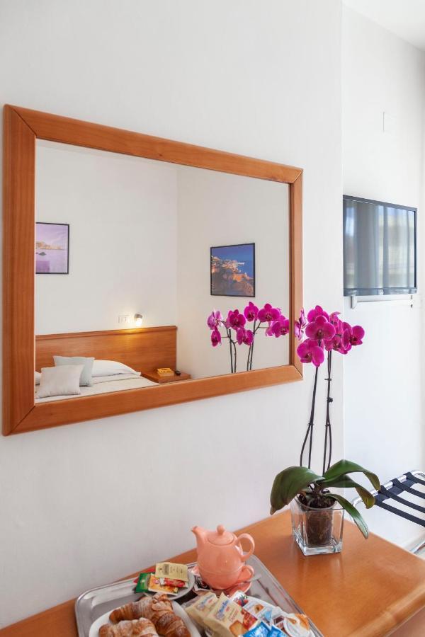 Hotel Viola กาเอตา ภายนอก รูปภาพ