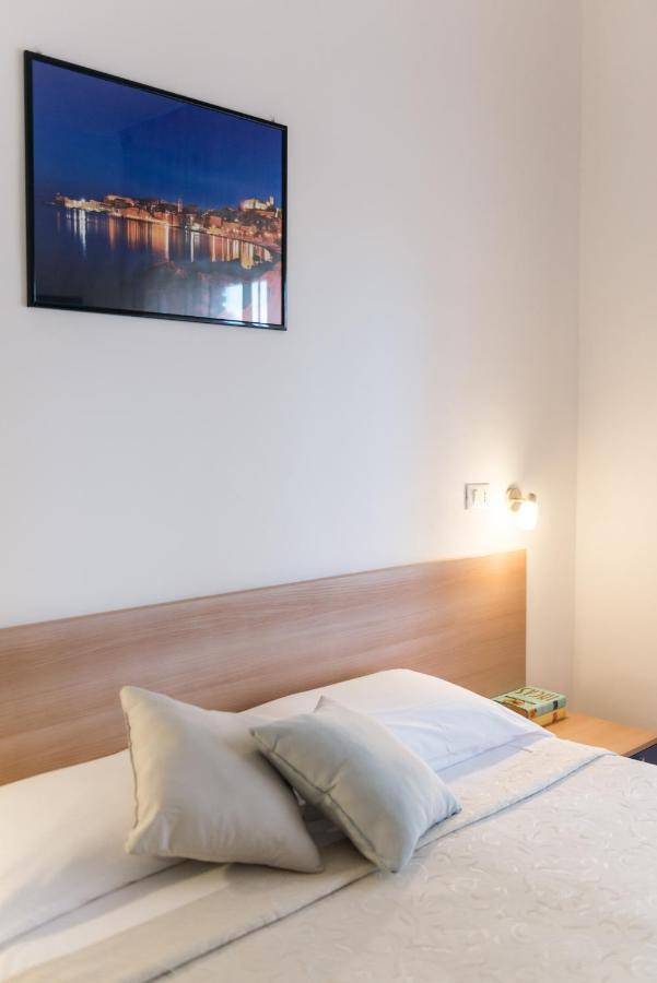 Hotel Viola กาเอตา ภายนอก รูปภาพ