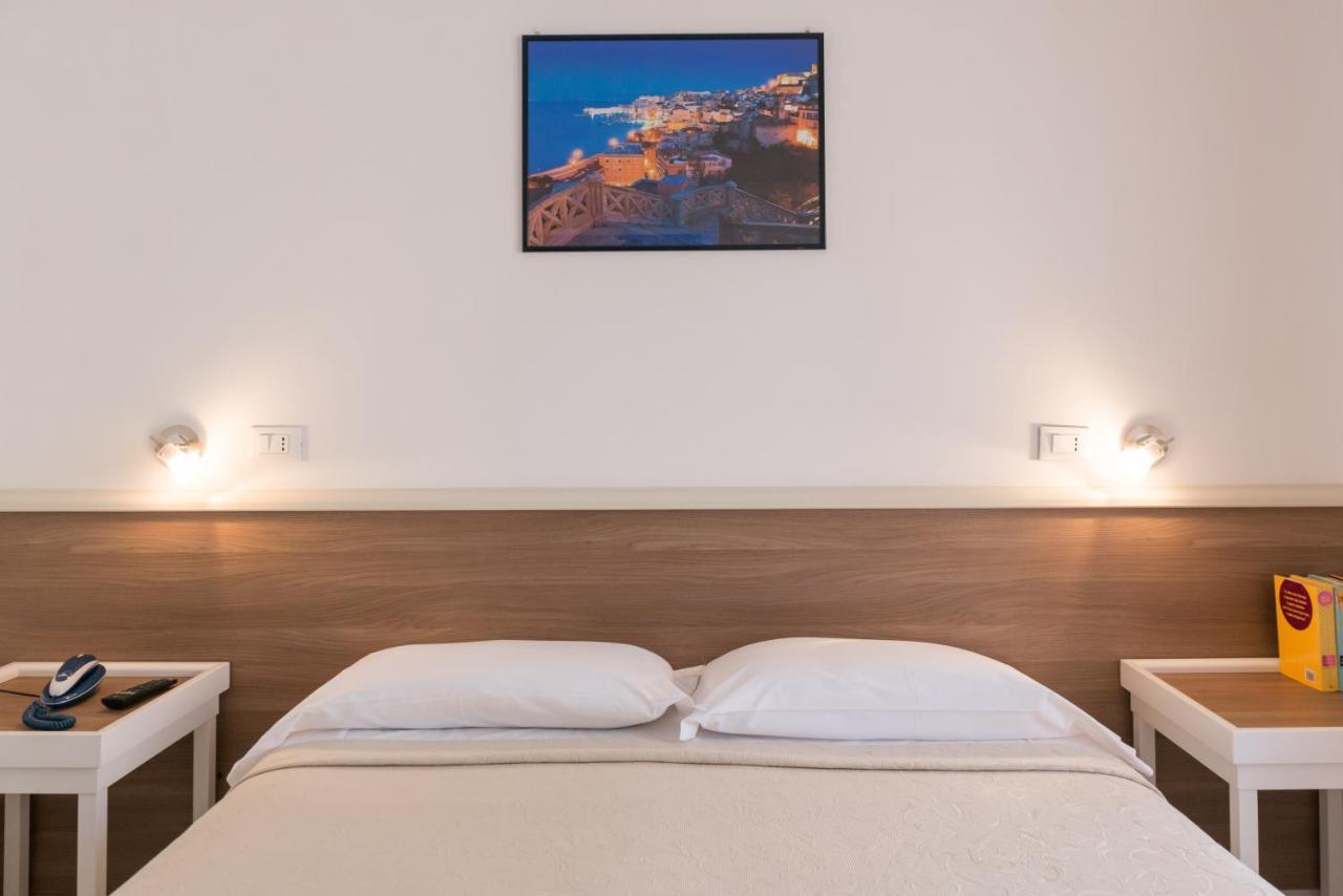 Hotel Viola กาเอตา ภายนอก รูปภาพ