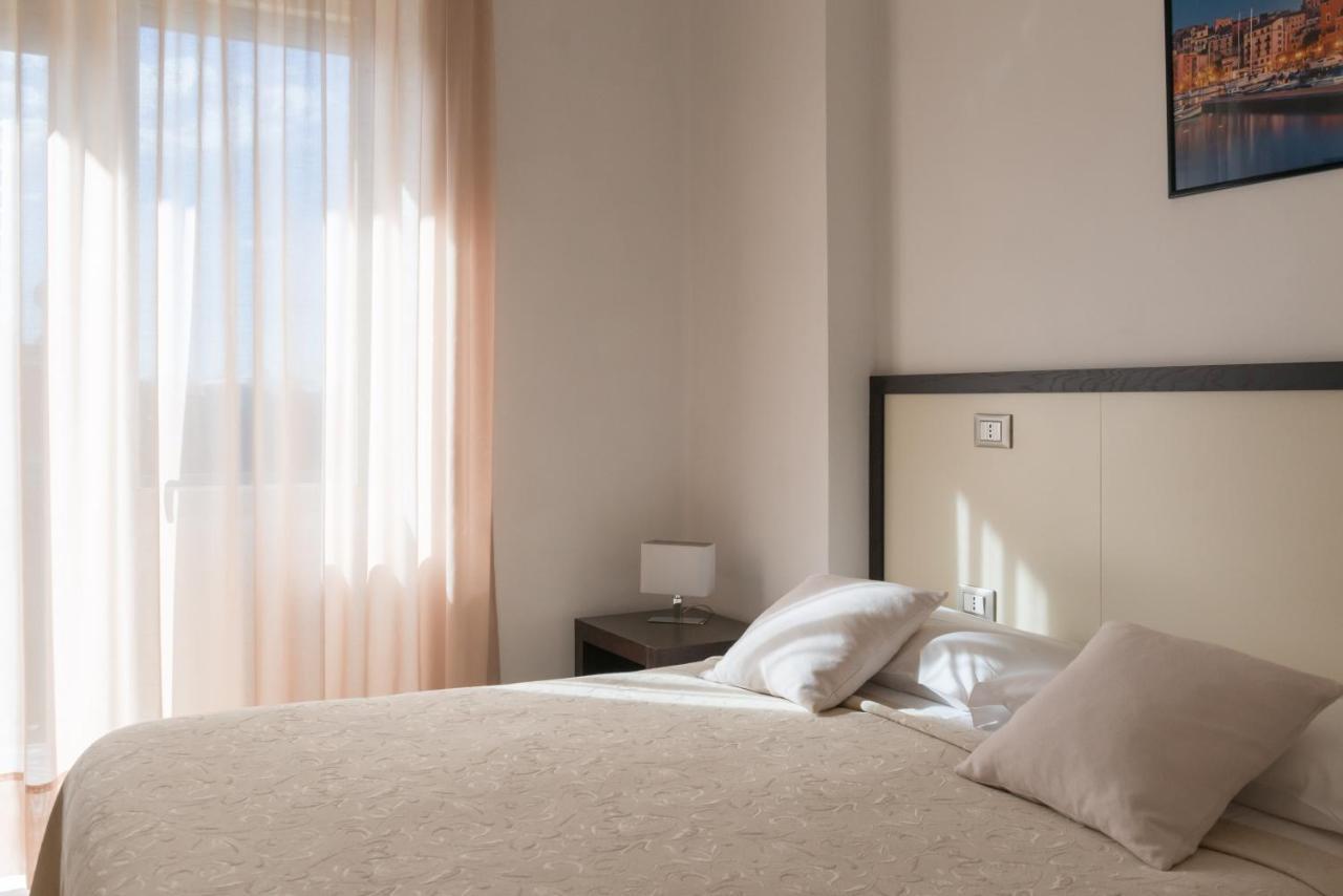 Hotel Viola กาเอตา ภายนอก รูปภาพ