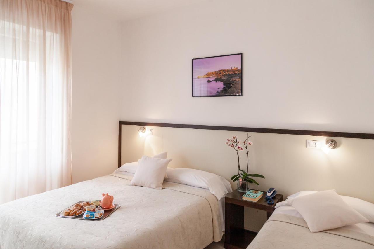 Hotel Viola กาเอตา ภายนอก รูปภาพ