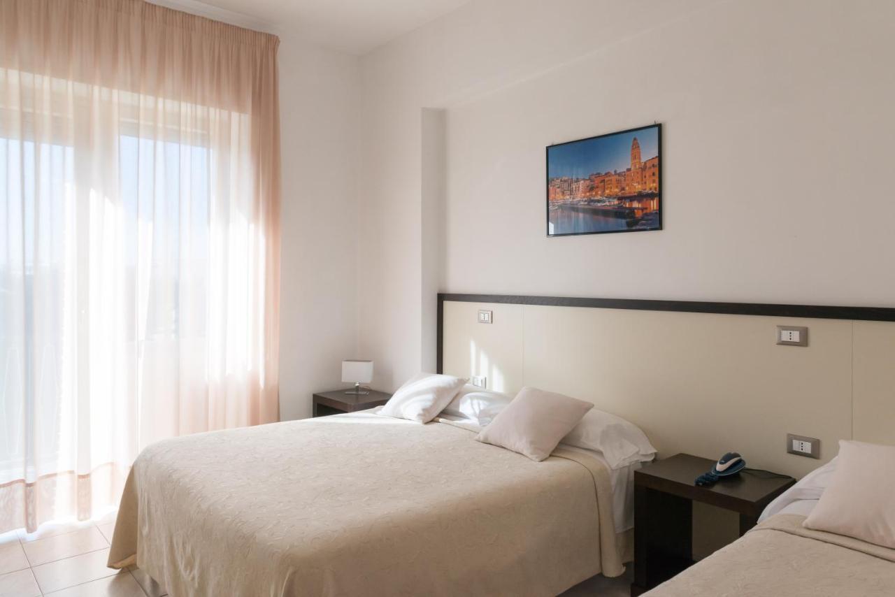 Hotel Viola กาเอตา ภายนอก รูปภาพ