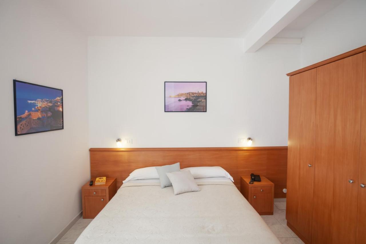 Hotel Viola กาเอตา ภายนอก รูปภาพ