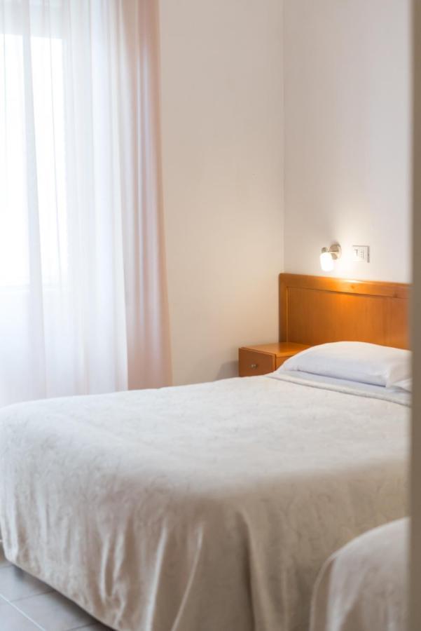 Hotel Viola กาเอตา ภายนอก รูปภาพ