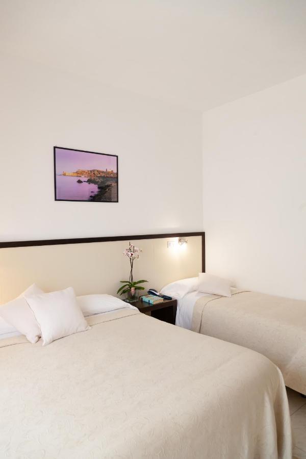 Hotel Viola กาเอตา ภายนอก รูปภาพ