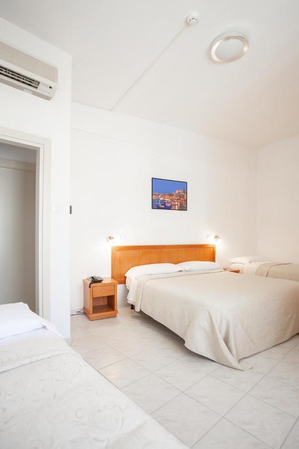 Hotel Viola กาเอตา ภายนอก รูปภาพ